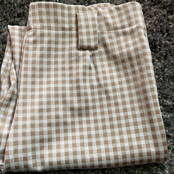 forever 21 beige and white plaid pants - Picture 3 of 3